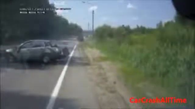Stupid Driver Car Crash Compilation смотреть онлайн