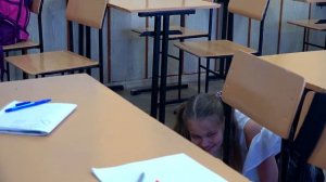 КТО ПУКНУЛ НА УРОКЕ?))) Беспредел в школе!!!