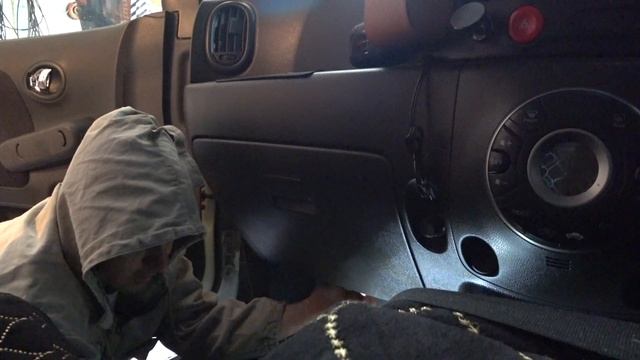 замена салонного фильтра на Nissan Cube z12 смотреть онлайн