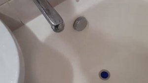 Как принять ванну без имеющейся затычки, заглушки или пробки