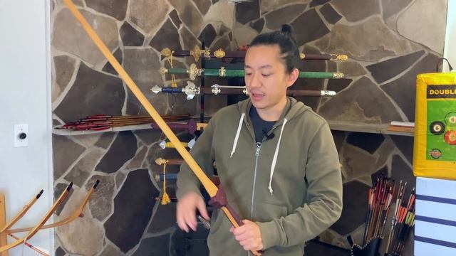 The Chinese jian sword guard and how to hold it [Sword Basics] смотреть онлайн