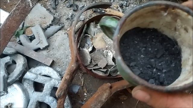 Плавка СПЛАВА ЦАМ , перерабатываю разный хлам , в СОКРОВИЩЕ , Отливаю чистые слитки , цинка смотреть онлайн
