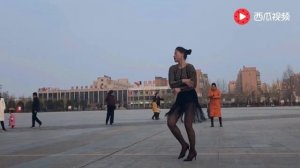 Китаянка #Цинцин_танцует Рождественский танец