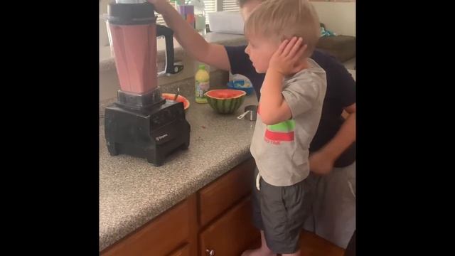 Watermelon fight hearting my ears смотреть онлайн