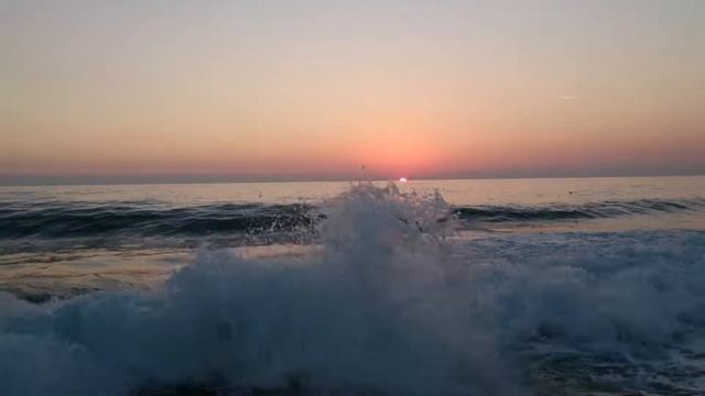 Закат. Средиземное море. Шум волны. смотреть онлайн