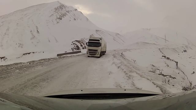Военно грузинская дорога Крестовый перевал от таможни смотреть онлайн