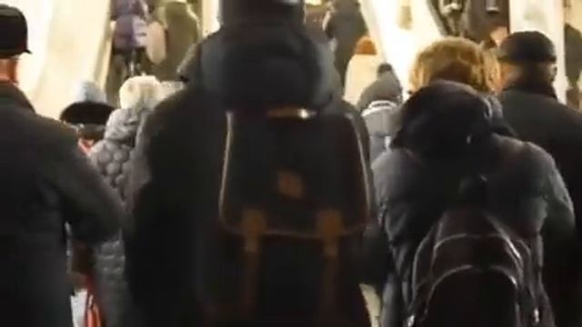 Из медного крана I Автор стихотворения Андрей Медведев смотреть онлайн