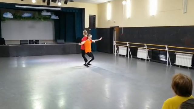 Ансамбль "По стопам" участвует в творческой мастерской клуба танца"Эдельвейс". 13.04.2021 г. смотреть онлайн