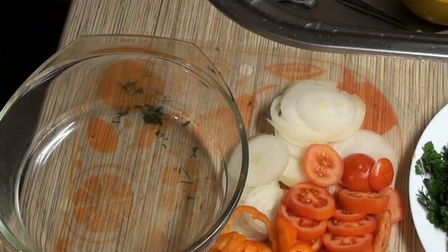 Скумбрия в горчичном соусе с овощами, запеченная с картошкой. смотреть онлайн