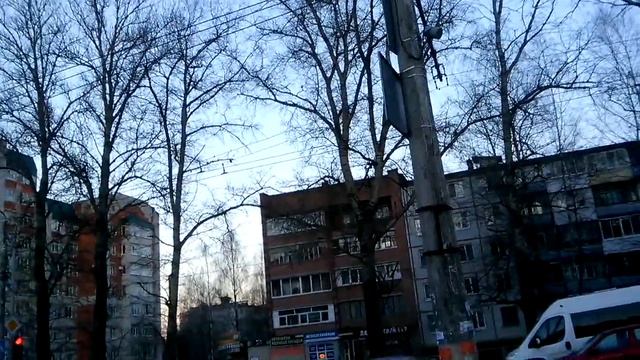 Брянские остановки глушат пассажиров рекламой!! смотреть онлайн