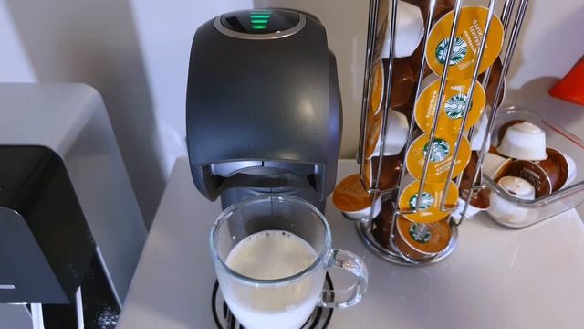 NESCAFÈ Dolce Gusto Genio S Touch DeLonghi + Starbucks Caramel Macchiato смотреть онлайн