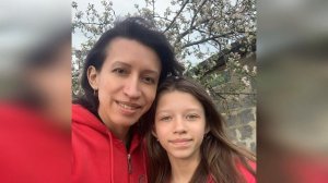 НЕ УПАДИТЕ УВИДЕВ! Елена Борщева показала, как выглядят муж и две дочери!