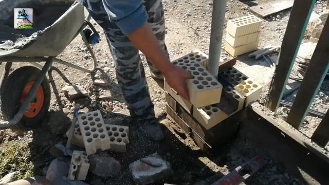 Столбы из облицовочного кирпича своими руками. Установка ворот. смотреть онлайн