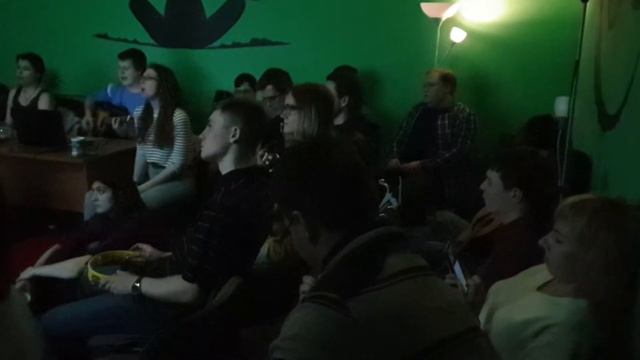 Гитарные песни в Антикафе Типичный Питер смотреть онлайн