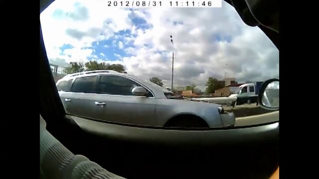 Автомобиль горит, но едет !!! / A car burns, but the rides! смотреть онлайн