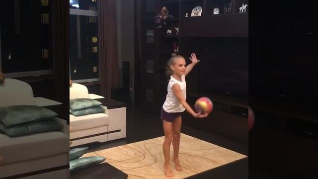 Кристина Шмидт художественная гимнастика // Kristina Shmidt gymnastic смотреть онлайн