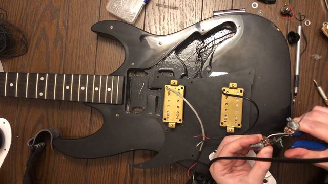 Entry level guitar comes to life with simple wiring mod смотреть онлайн