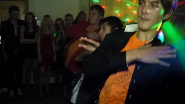 Orange Party Гимназия №3 (Dance) город Грязи 2012 смотреть онлайн