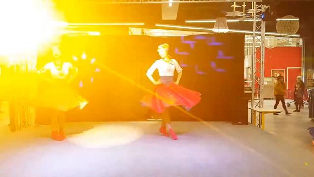 Kozachok Ukrainian traditional dance Український Народний Танець КОЗАЧОК смотреть онлайн