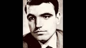 Геннадий Шпаликов поет песни на свои стихи.