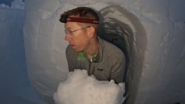 Camping in Alaska's Deepest Snow with a Dugout Survival Shelter смотреть онлайн