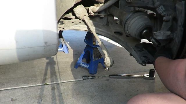 VW Beetle - Front Lower Control Arm Replacement смотреть онлайн