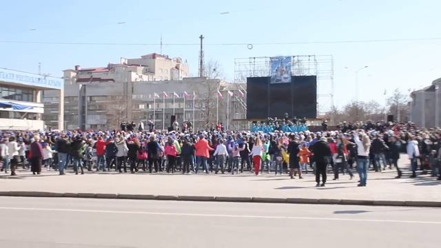 Флешмоб в Симферополе 14.03.2015 смотреть онлайн