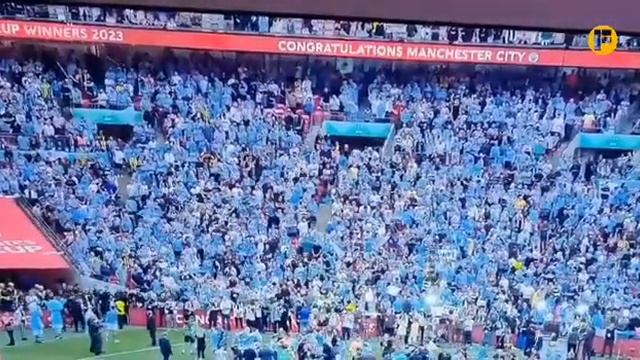 The gesture of a fan in the final of the FA Cup смотреть онлайн