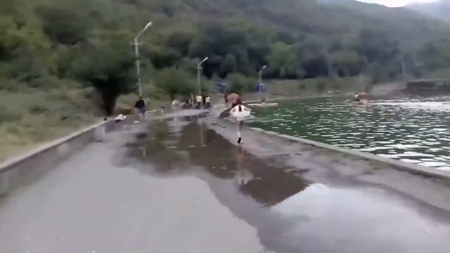 Пляж в городе Капан и не только (Армения) смотреть онлайн