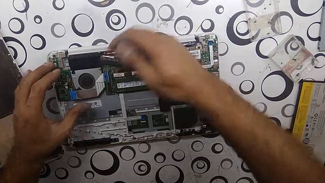 Как разобрать ноутбук Lenovo S206 смотреть онлайн