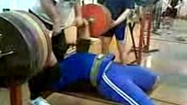 Жим 300 кг. смотреть онлайн
