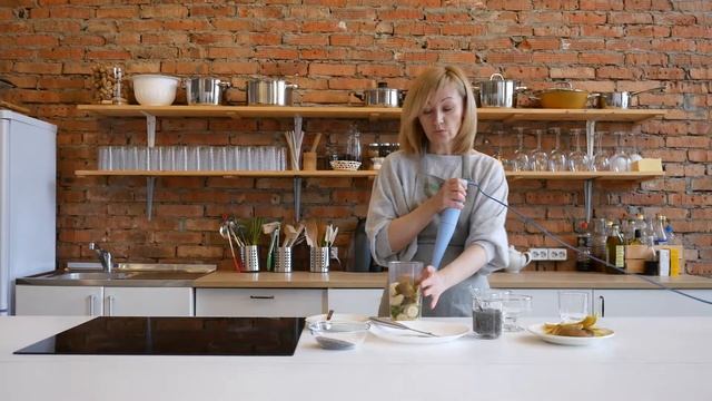 Вегетарианские рецепты/Десерт из фруктов и семян чиа/Просто и вкусно смотреть онлайн