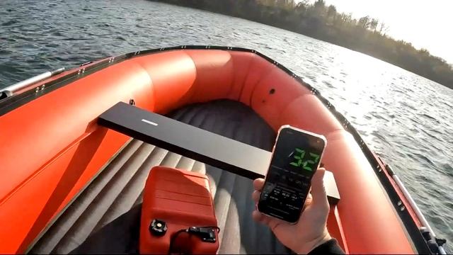Лодка 550 см с мотором 9.9 л.с. - замер скорости смотреть онлайн