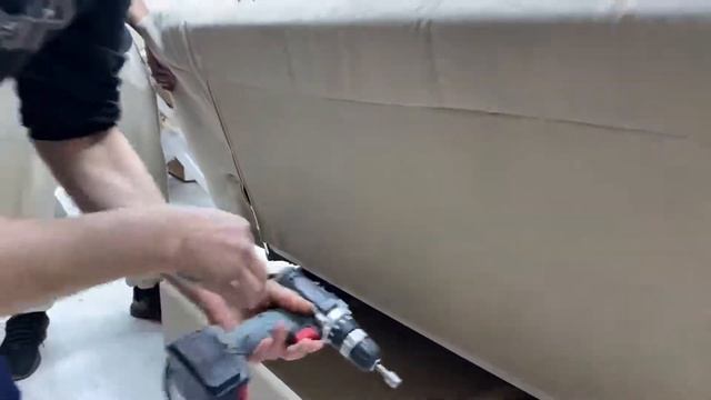 Снятие съёмного чеха с дивана. Разбор дивана Джакарта (Клик-Кляк) смотреть онлайн