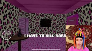 КИТАЙКА ИГРАЕТ В GRANNY (ГРЕНИИ СТАЛА БАРБИ)