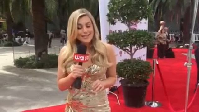 A word From Carissa Culine at the Beverly Hills Kennel Club Dog Show смотреть онлайн