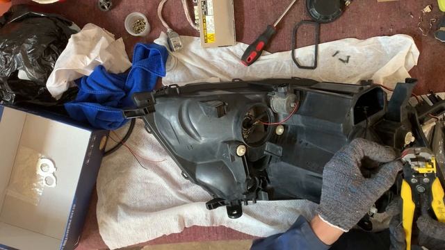 Установка би-лед линз Тойота Альфард дорестайлинг. Ремонт Toyota Alphard, перекидка из Армении. смотреть онлайн