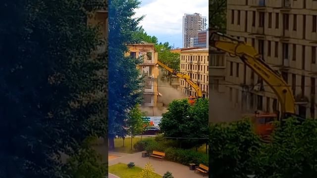 реновация. как рушатся пятиэтажки #Москва #снос #репортаж #разрушение #дом смотреть онлайн