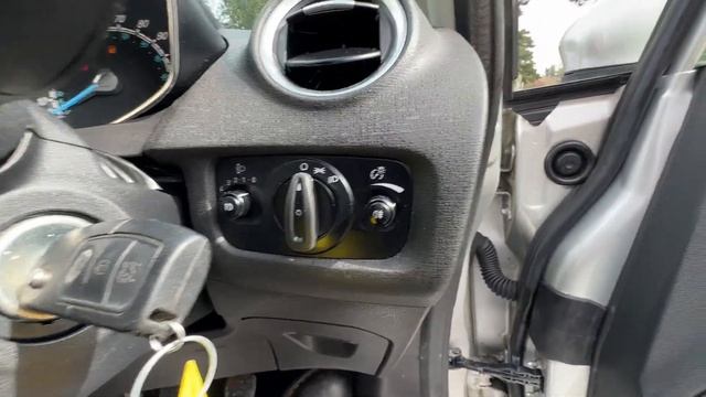 Ford Fiesta 1.25 Zetec Euro 6 5drNV15VFF 2015 (15) 100,000 miles PetrolManualSilver2 ownersCarULEZ смотреть онлайн