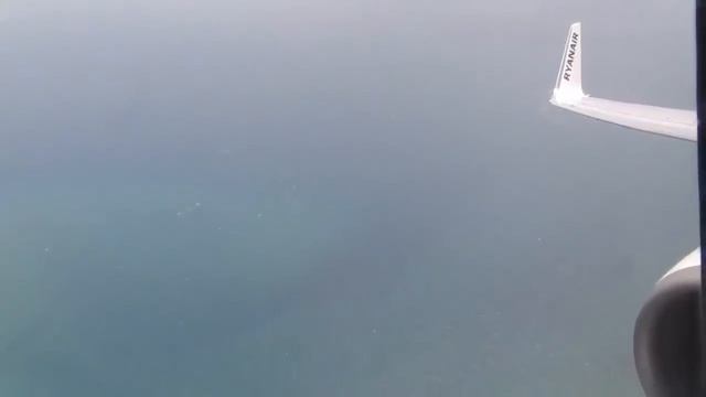 Arriving to Araxos - Patra Airport with Ryanair (23/05/13) смотреть онлайн