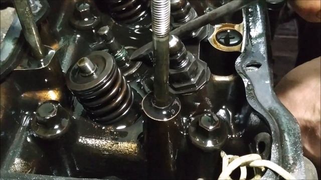 ЗАМЕНА МАСЛОСЪЁМНЫХ КОЛПАЧКОВ ВАЗ 2101-2107 КЛАССИКА(не снимая гбц) смотреть онлайн