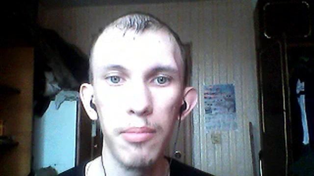 Чувак читает стихи