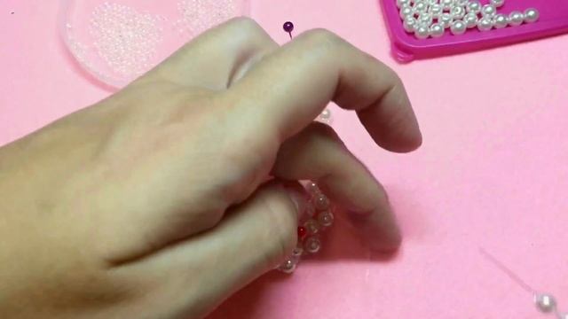 DIY Жемчужный браслет из бусин и бисера Pearl bracelet tutorial Давай Порукоделим смотреть онлайн