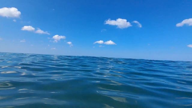 Пляж Карон, прекрасная погода, теплое море, месяц декабрь :) смотреть онлайн