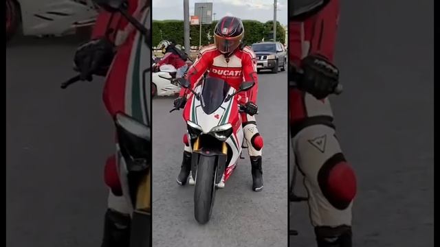 Ducati panigale 1199s смотреть онлайн