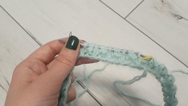 Шапка бини английской резинкой. Мастер-класс. Вязание спицами смотреть онлайн