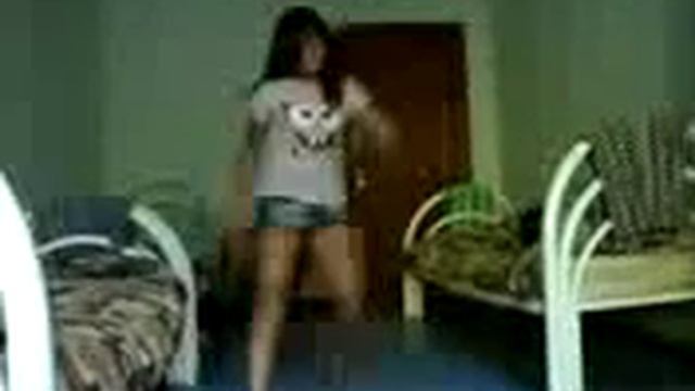 Maloletka tancuet striptiz смотреть онлайн