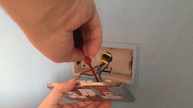 How To Remove A Plug Socket Project Loft смотреть онлайн