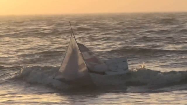 THE VOLVO OCEAN 65 - surfing with gennaker in the North Sea смотреть онлайн