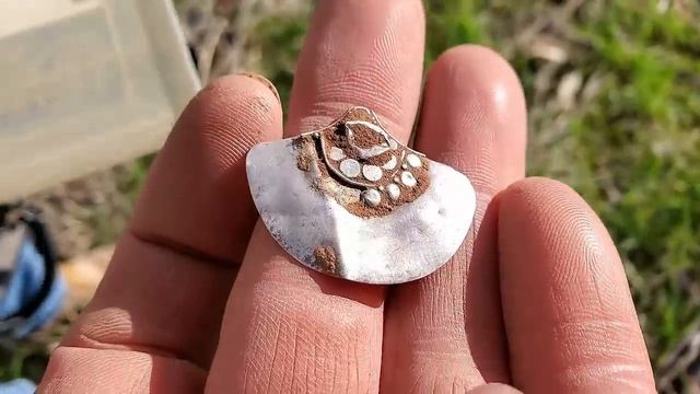 Metal Detecting a MANSION & MASSIVE Old Farm LOADED with History смотреть онлайн
